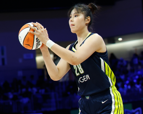 金财配资 李月汝8中1梦游：仅4+8加盟最差准星 飞翼输卫冕冠军近11战9败